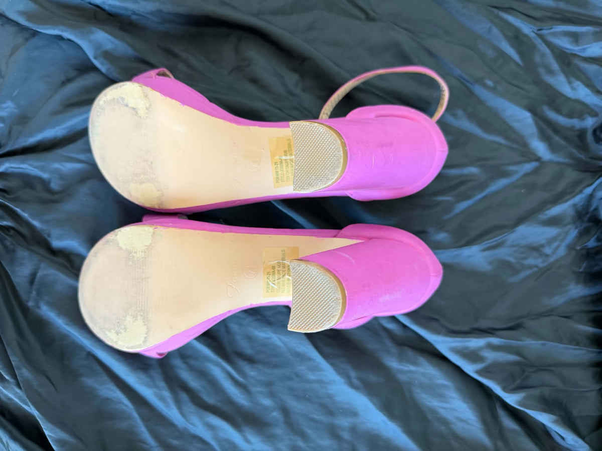 7.5 Painted Heel (Needs Touched up)