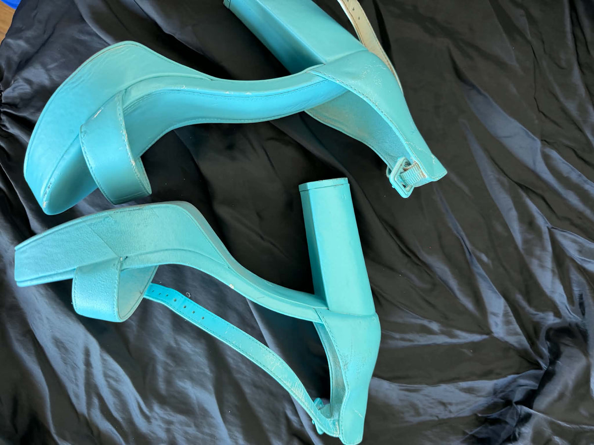 7.5 Painted Heel (Needs touched up)