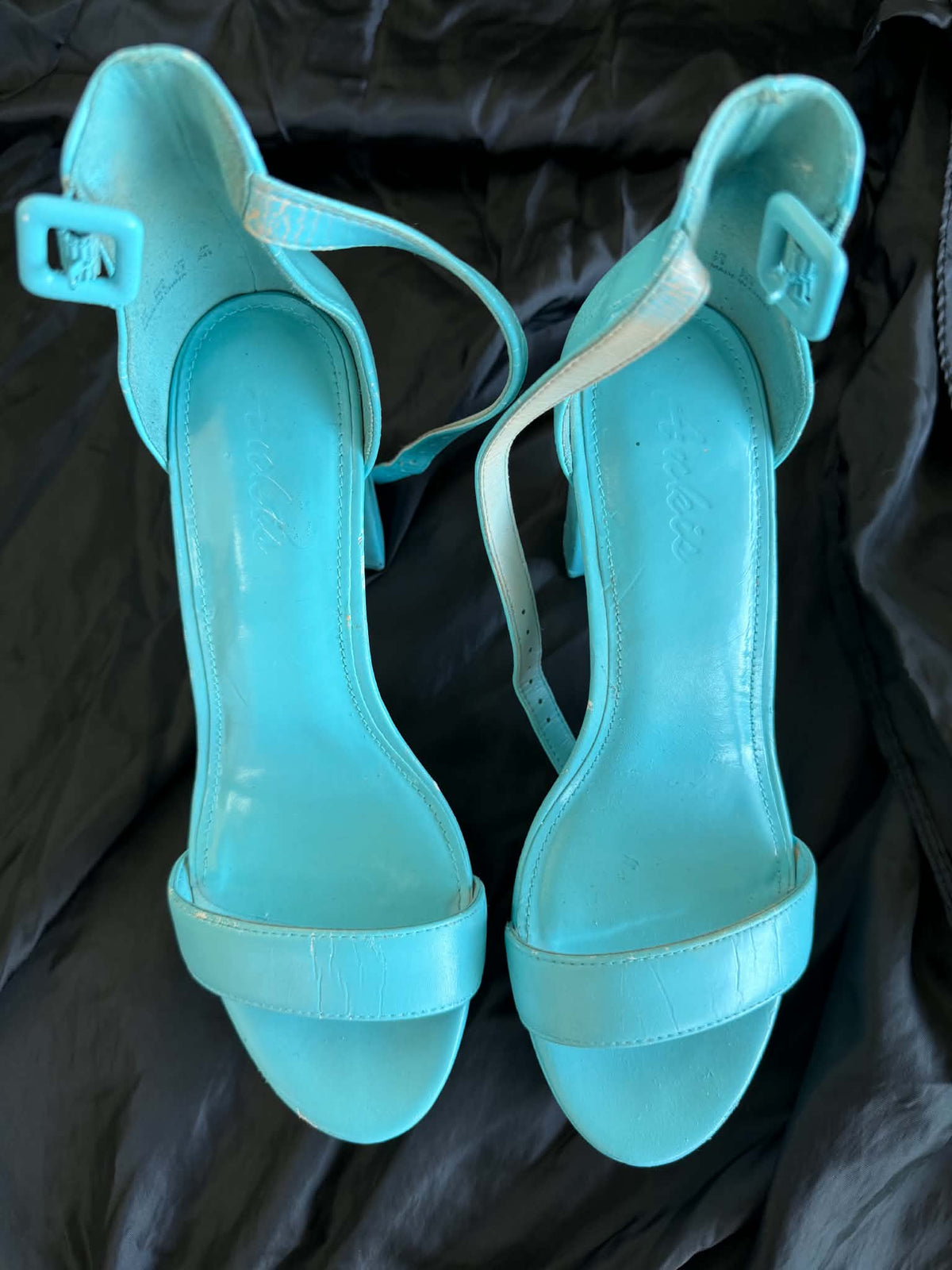 7.5 Painted Heel (Needs touched up)